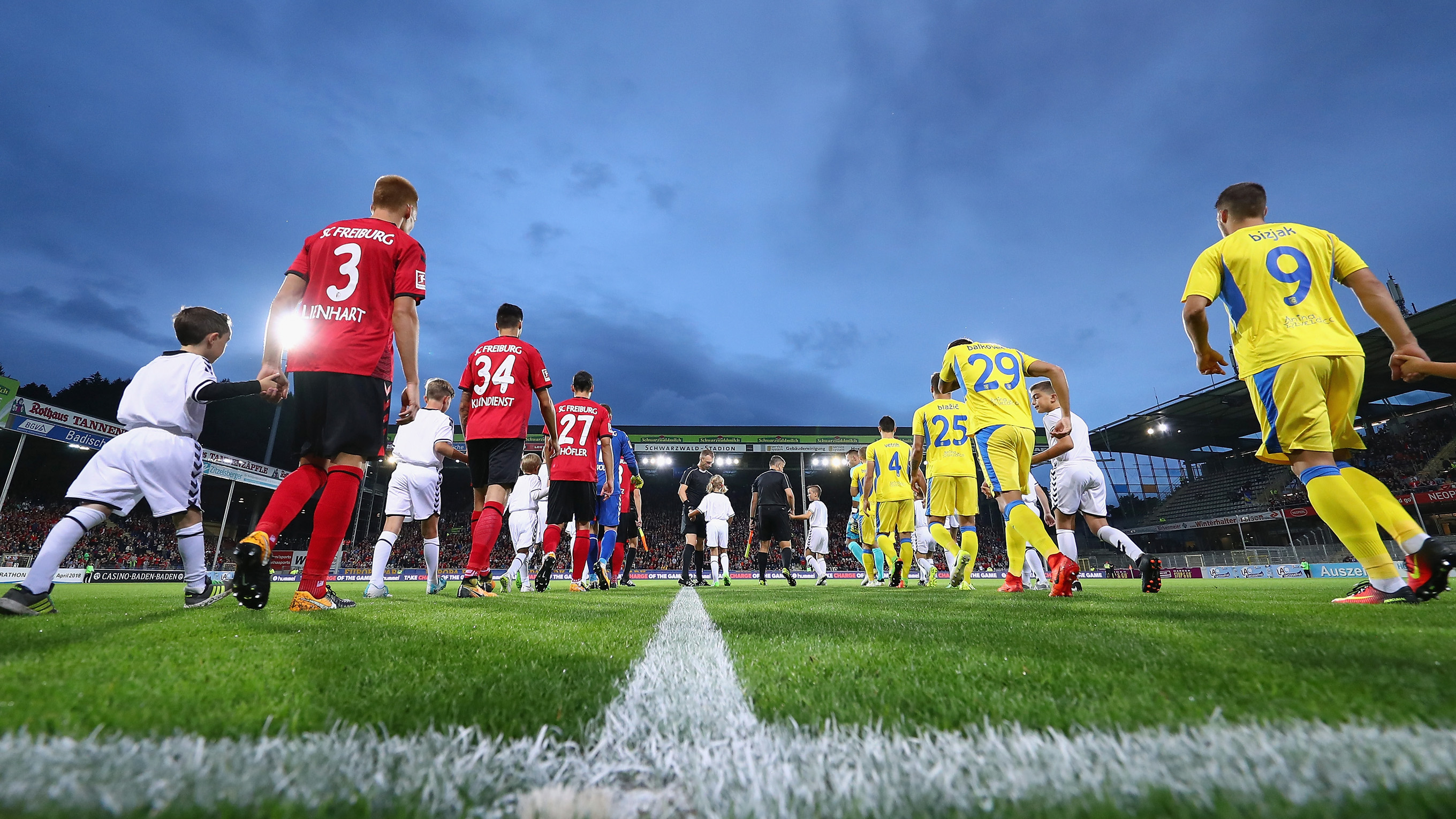 Startschuss zur neuen Saison: Erstes Pflichtspiel für Freiburg © 2017 Getty Images