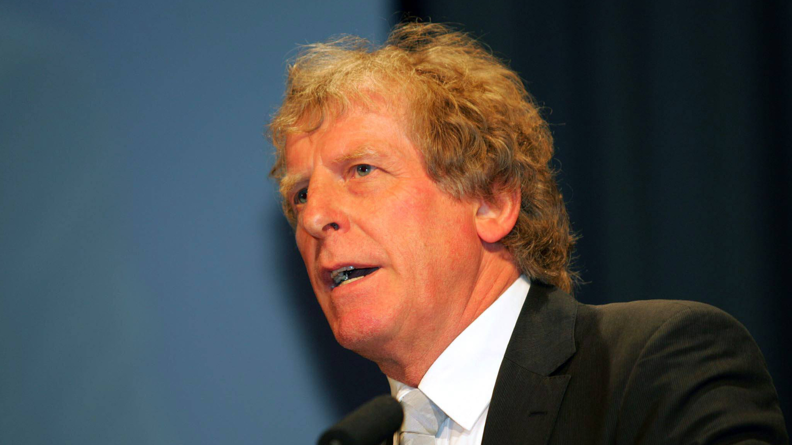 www.dfb.de