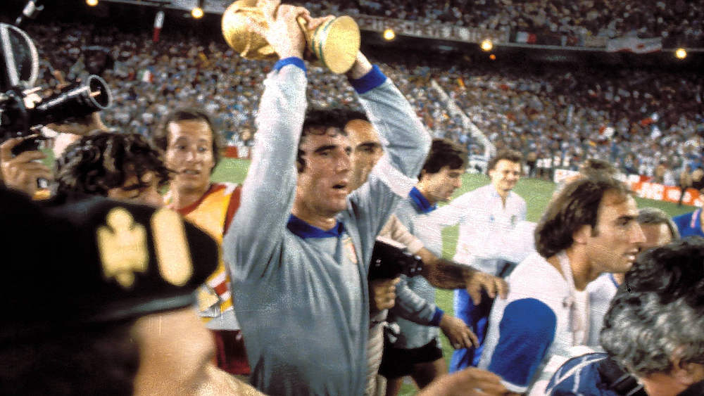 Italien mit Dino Zoff wird Weltmeister - Foto: Imago © 2009 Getty Images