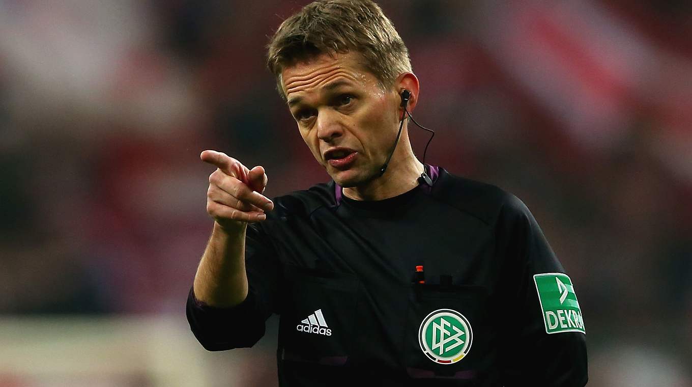 Als Experte in Frankfurt auf dem Podium: Bundesligaschiedsrichter Dr. Jochen Drees © Bongarts/Getty/Images