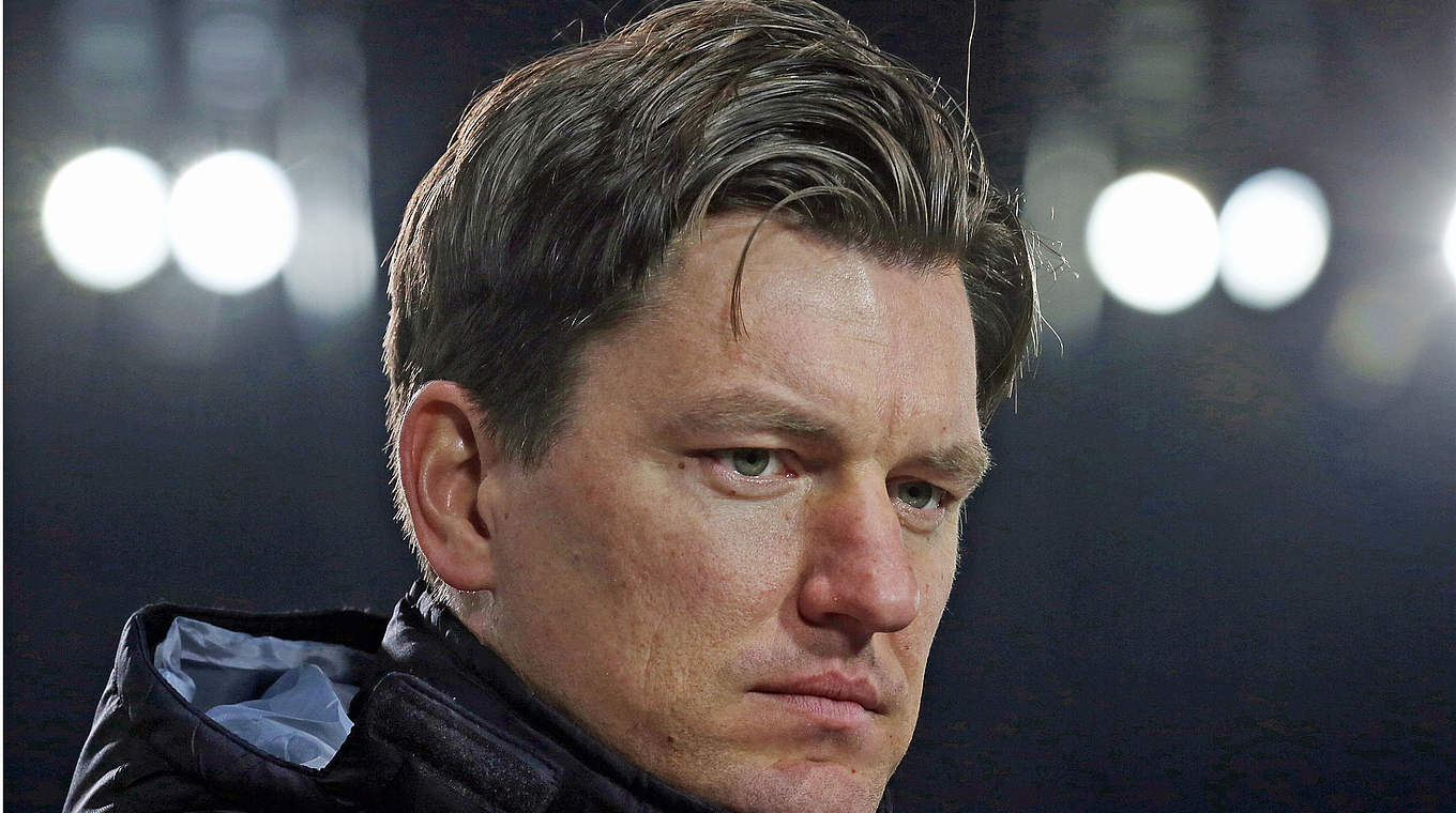 Cottbus-Coach Schmidt: "Wir brauchen einen Sieg"  © 2014 Getty Images