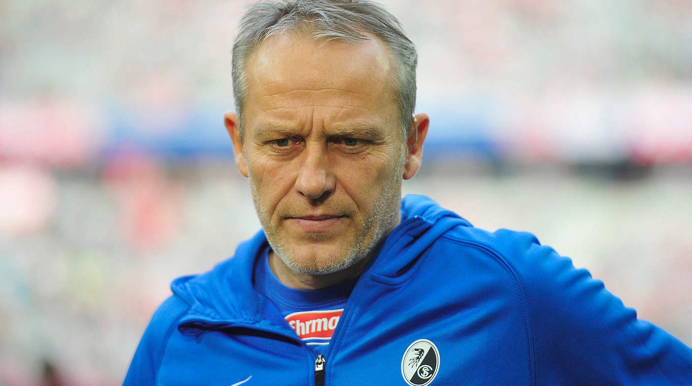 Erste Niederlage in der Vorbereitung: Freiburg und Coach Christian Streich © 2014 Getty Images