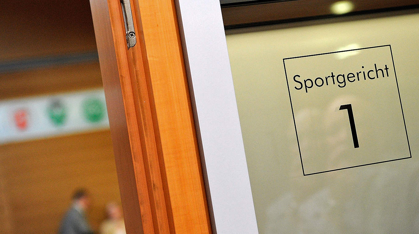 Das DFB-Sportgericht hat geurteilt, der Klub akzeptiert: Geldstrafe für Würzburger Kickers © 2012 Getty Images