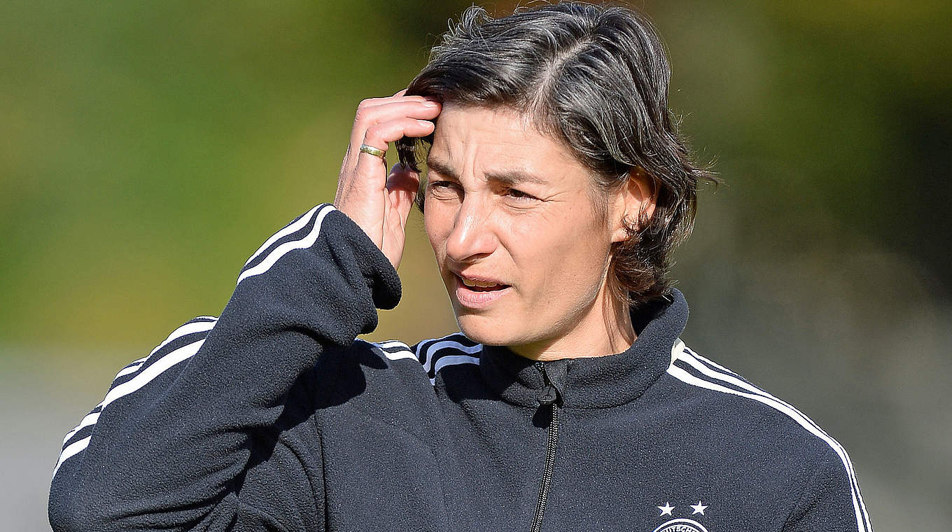 Niederlage mit dem neuen Jahrgang: DFB-Trainerin Anouschka Bernhard © 2013 Getty Images