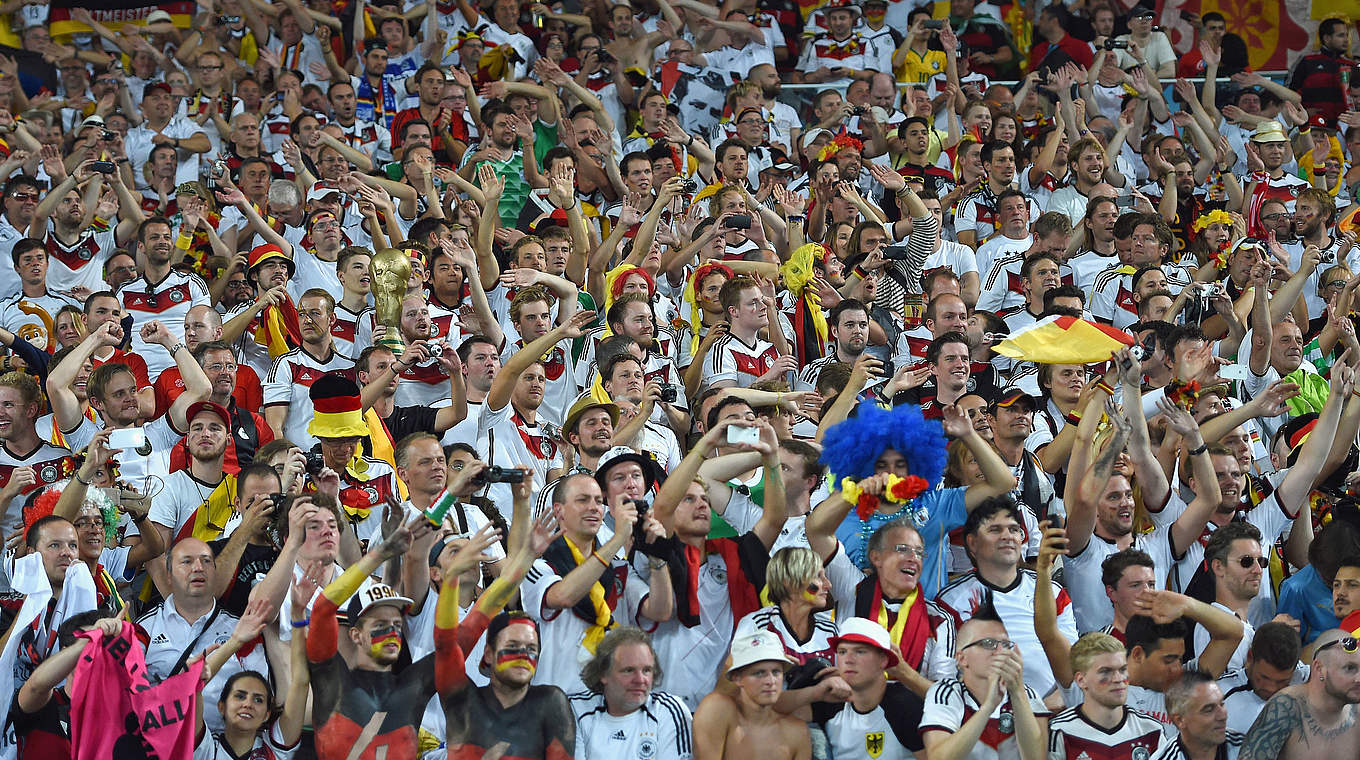 Unverzichtbar: Die Fans
der deutschen Nationalmannschaft
bei
deren Länderspielen © 2014 Getty Images