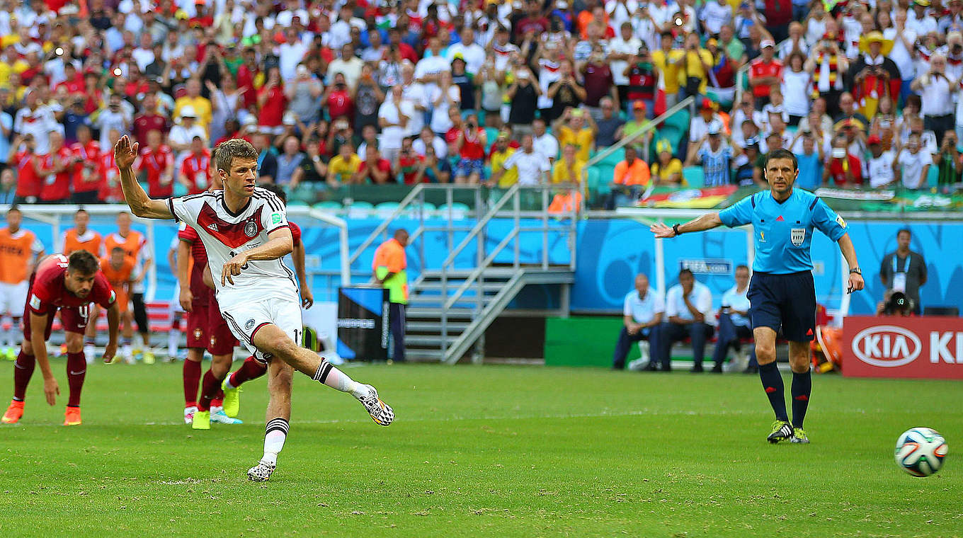Müllers erstes WM-Tor 2014: das 1:0 per Elfmeter im Auftaktspiel gegen Portugal © imago/BPI