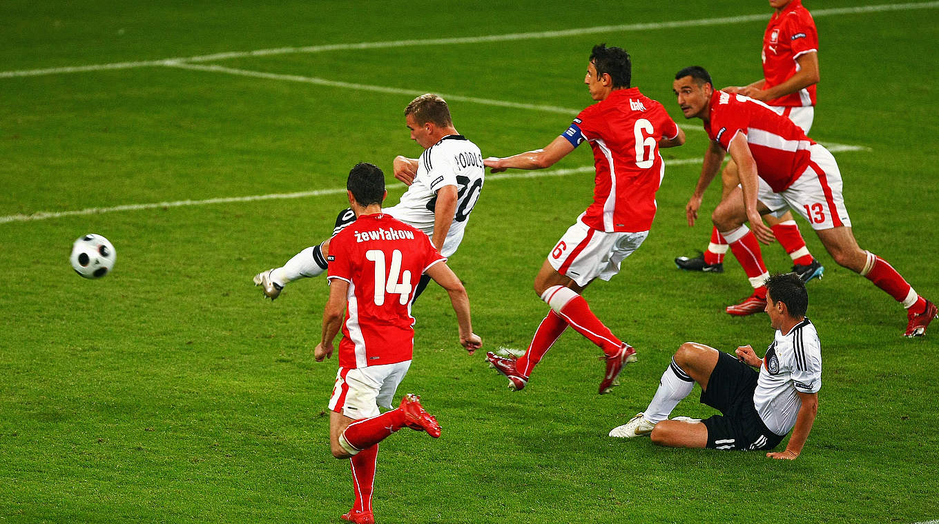 EM 2008: Podolski-Doppelpack zum 2:0 im Gruppenspiel gegen Polen © 