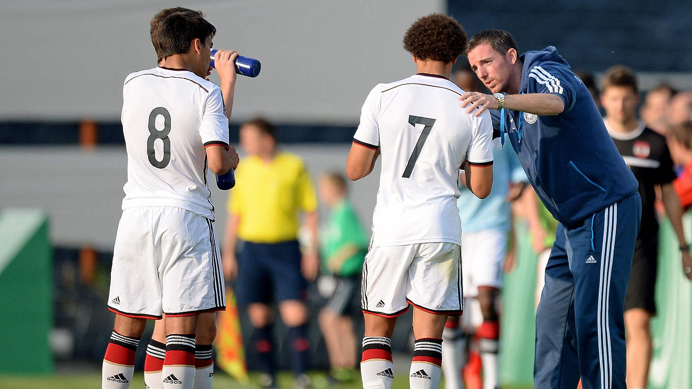 U 16 testet doppelt gegen Tschechien DFB Deutscher FußballBund e.V.