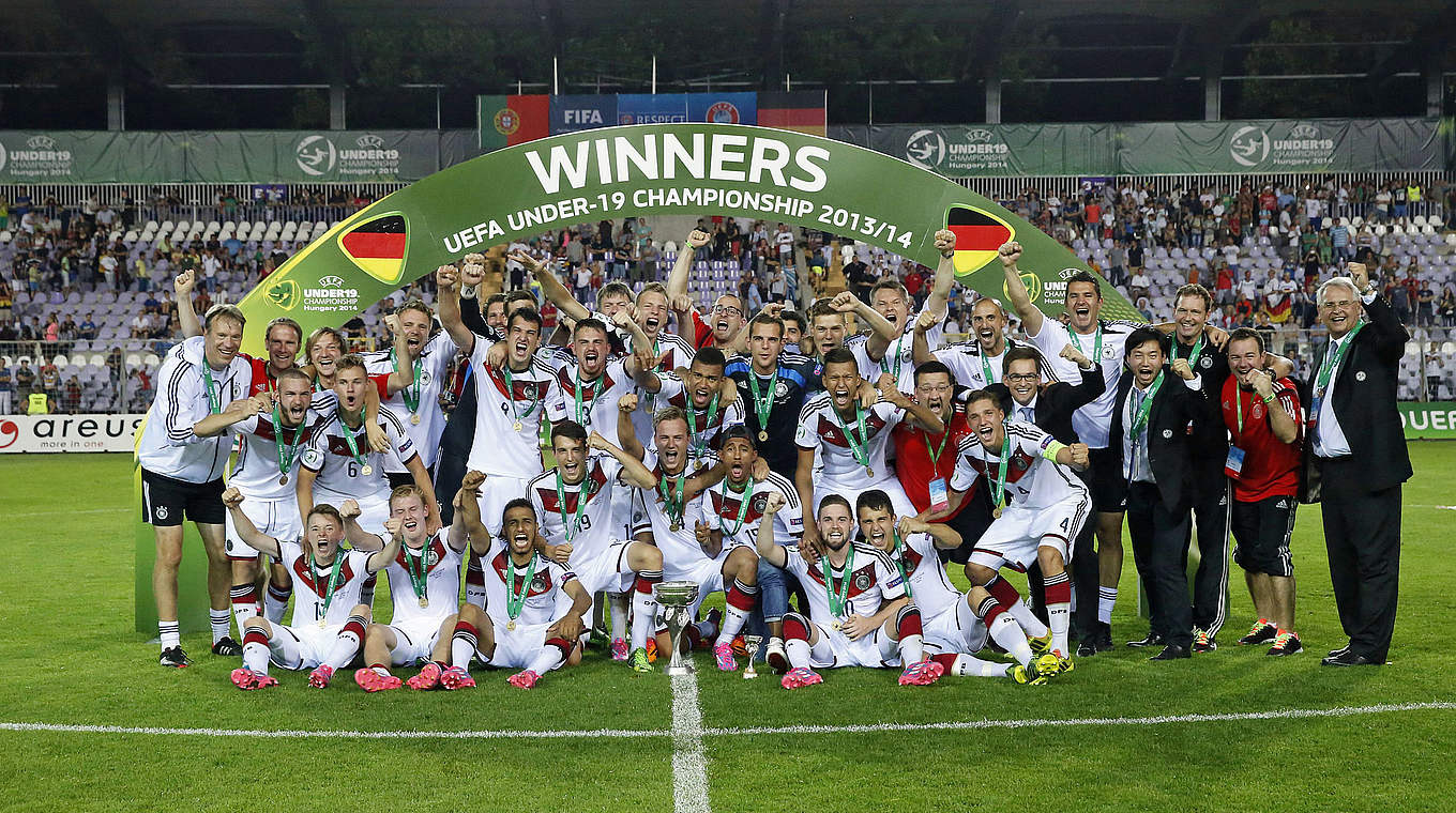So sehen Sieger aus: Die deutschen U 19-Junioren sind Europameister 2014 © imago/PuzzlePix
