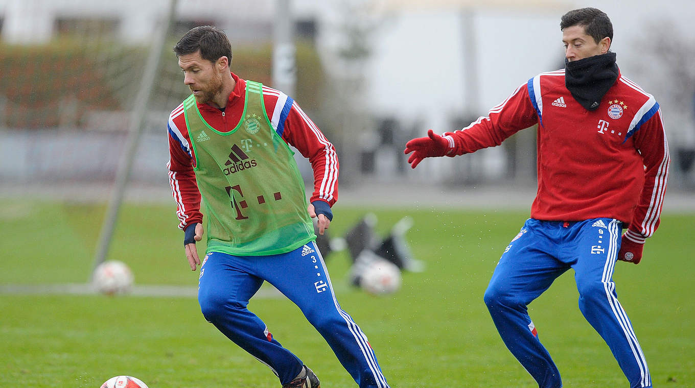 Fallen zum Hinrundenabschluss aus: Bayerns Alonso (l.) und Lewandowski © 2014 Getty Images