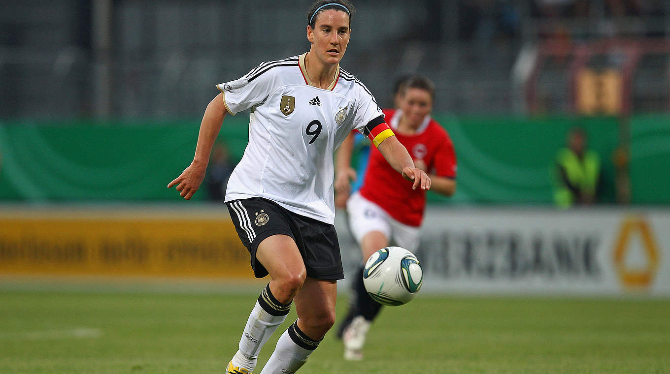 Weltfußballerin von 2003 bis 2005: Deutschlands Rekordtorjägerin Birgit Prinz  © 2011 Getty Images