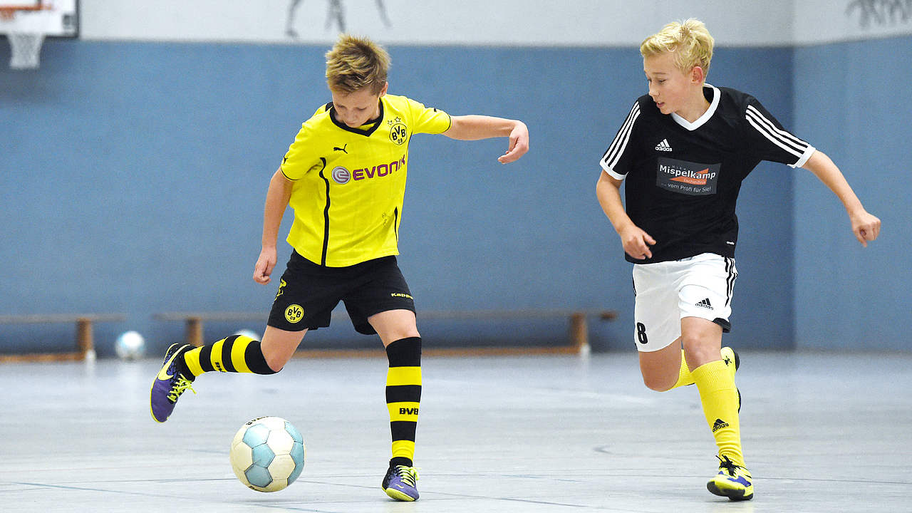 Den Torschuss mit dem Vollspann erlernen! DFB Deutscher Fußball