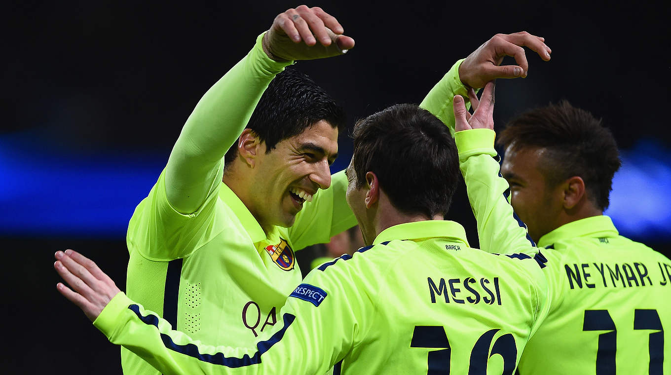 Umarmung der Superstars: Suarez (l.) und Messi © 2015 Getty Images