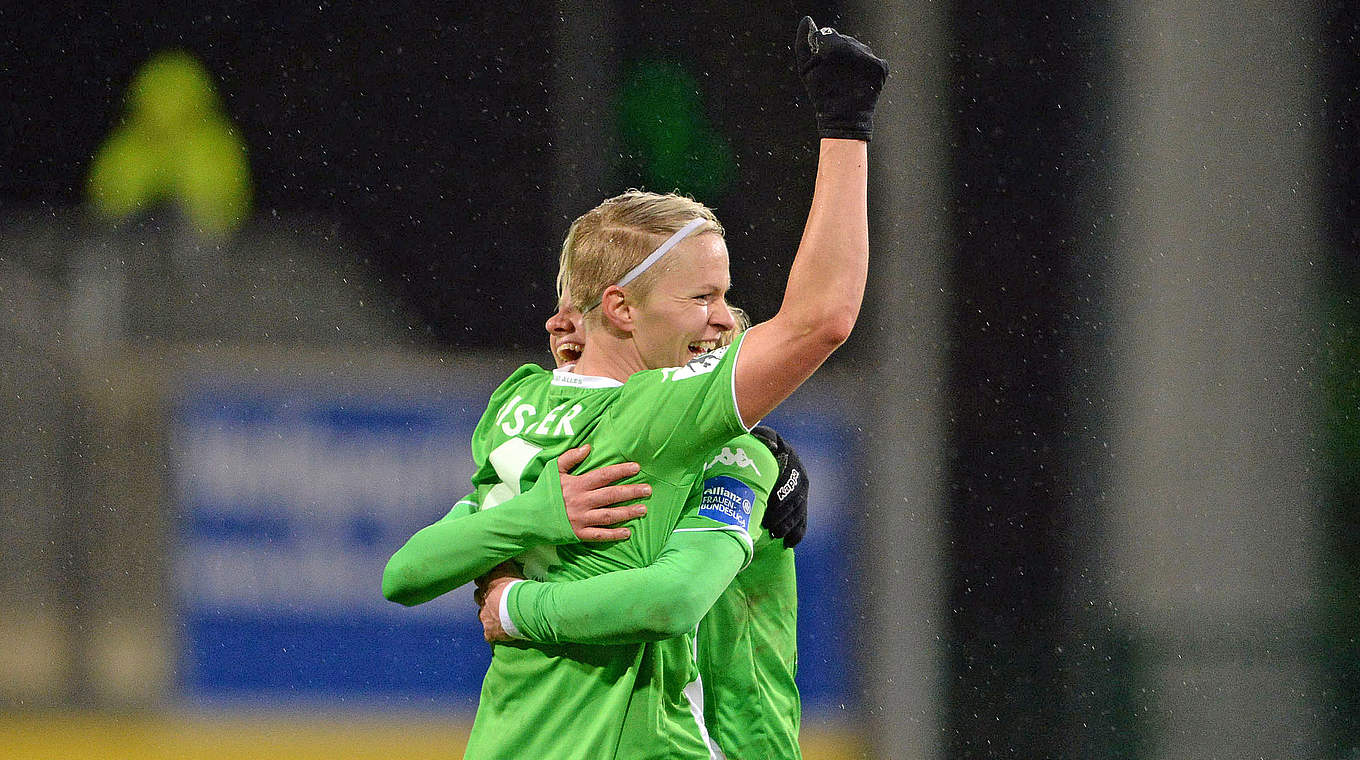 Erzielte ihr erstes Saisontor in der Bundesliga: Nilla Fischer (vorne) © Jan Kuppert
