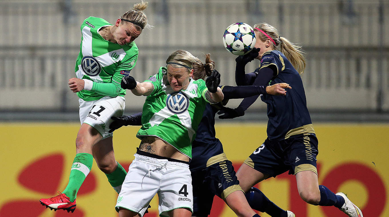 Duell auf Augen- und Kopfhöhe: Wolfsburg trennt sich von Rosengard 1:1 im Hinspiel © 2015 Getty Images