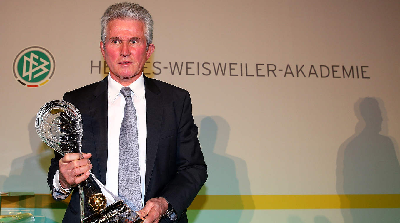 Vom DFB den Ehrenpreis "Lebenswerk" erhalten: Trainer-Legende Heynckes  © 2015 Getty Images