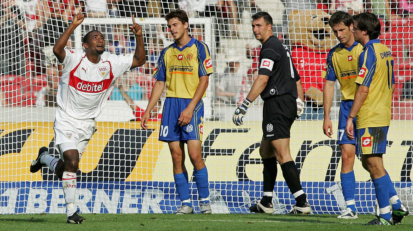1:3 im ersten Bundesligaspiel der Klubgeschichte: Mainz in Stuttgart 2004 © imago