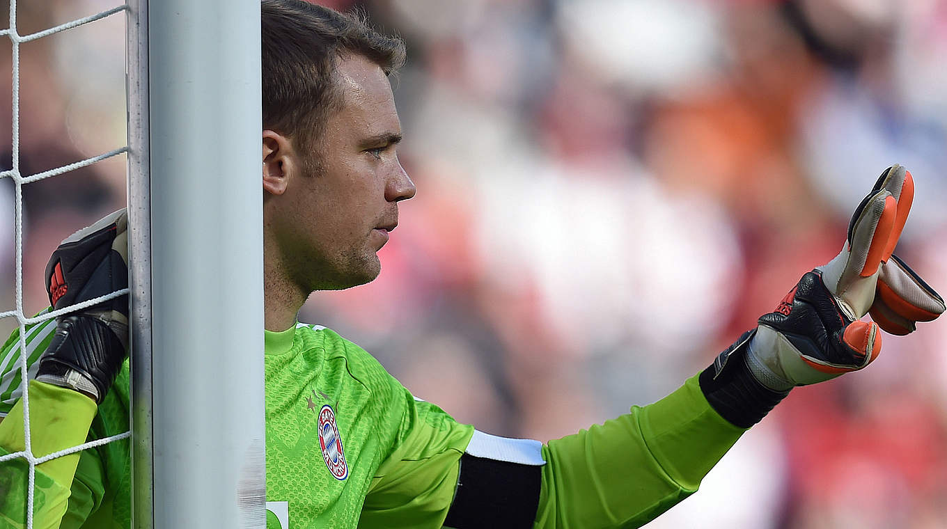 Neuer on the penalty decision: "The Augsburg players weren't exactly delighted" © 2015 Getty Images