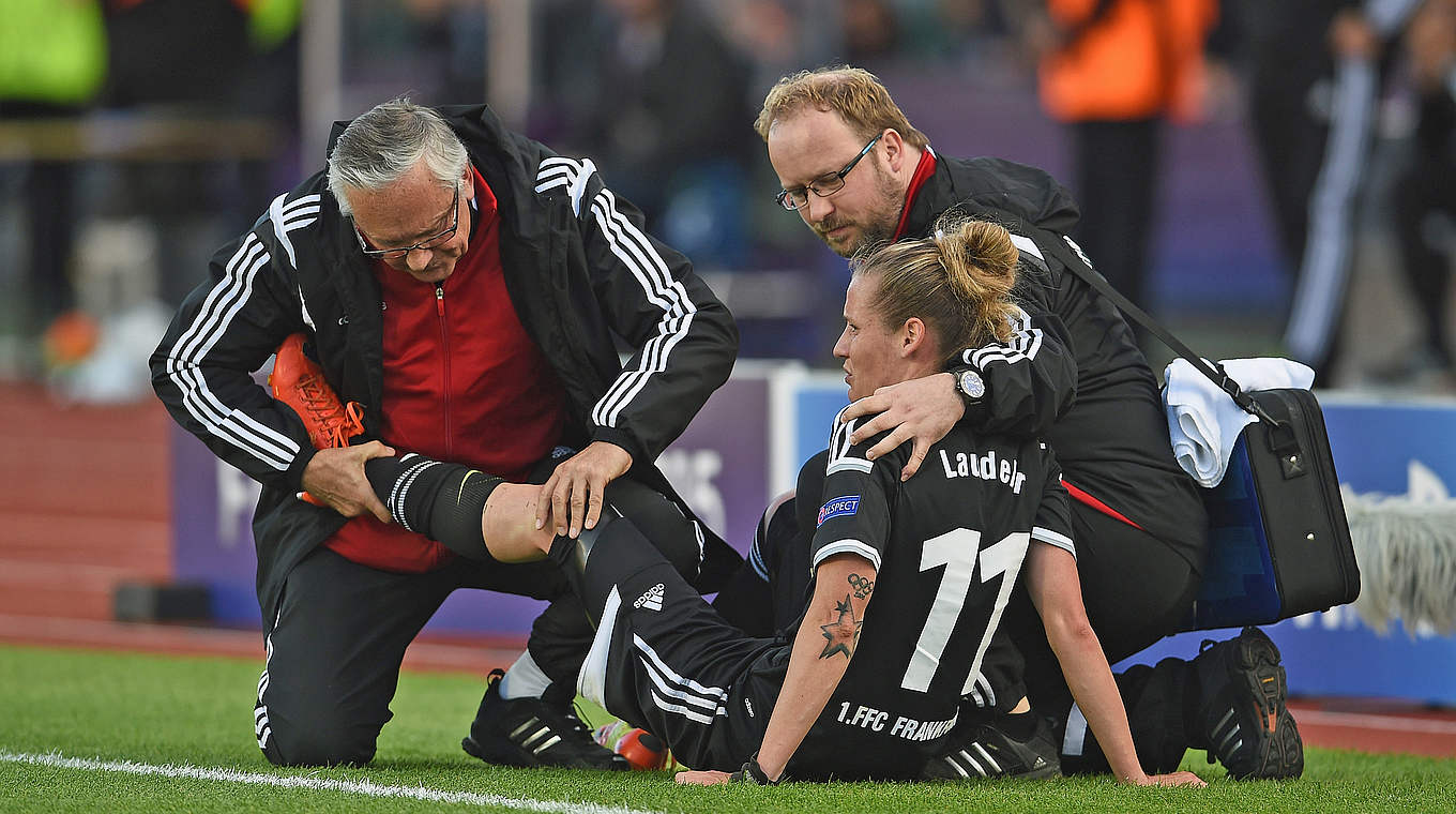 Außenbandzerrung im linken Knie: Simone Laudehr muss verletzt pausieren © 2015 Getty Images