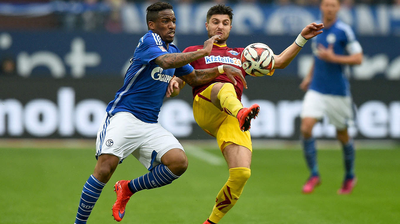 Rückschlag auf Schalke: Paderborn verliert in der Schlussphase © 2015 Getty Images