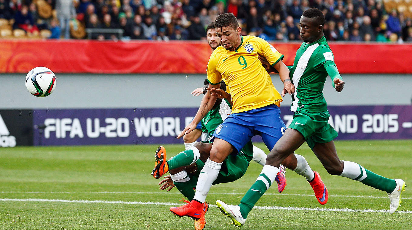 Doppeltorschütze gegen Nigeria: Brasiliens Judivan (Nr. 9) trifft im WM-Auftaktspiel © 2015 FIFA