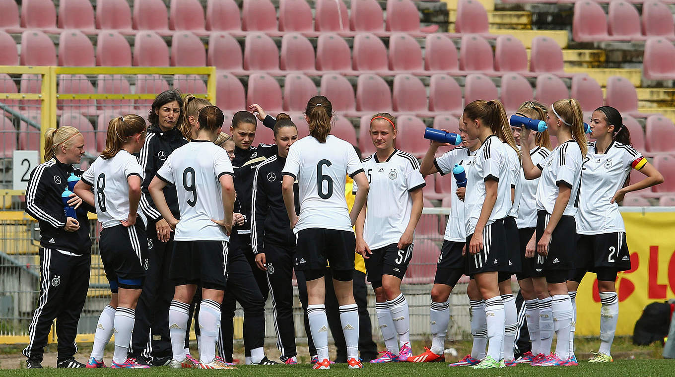 Ruft ihr Team noch einmal in Duisburg zusammen: Anouschka Bernhard (3.v.l.) © 2015 Getty Images