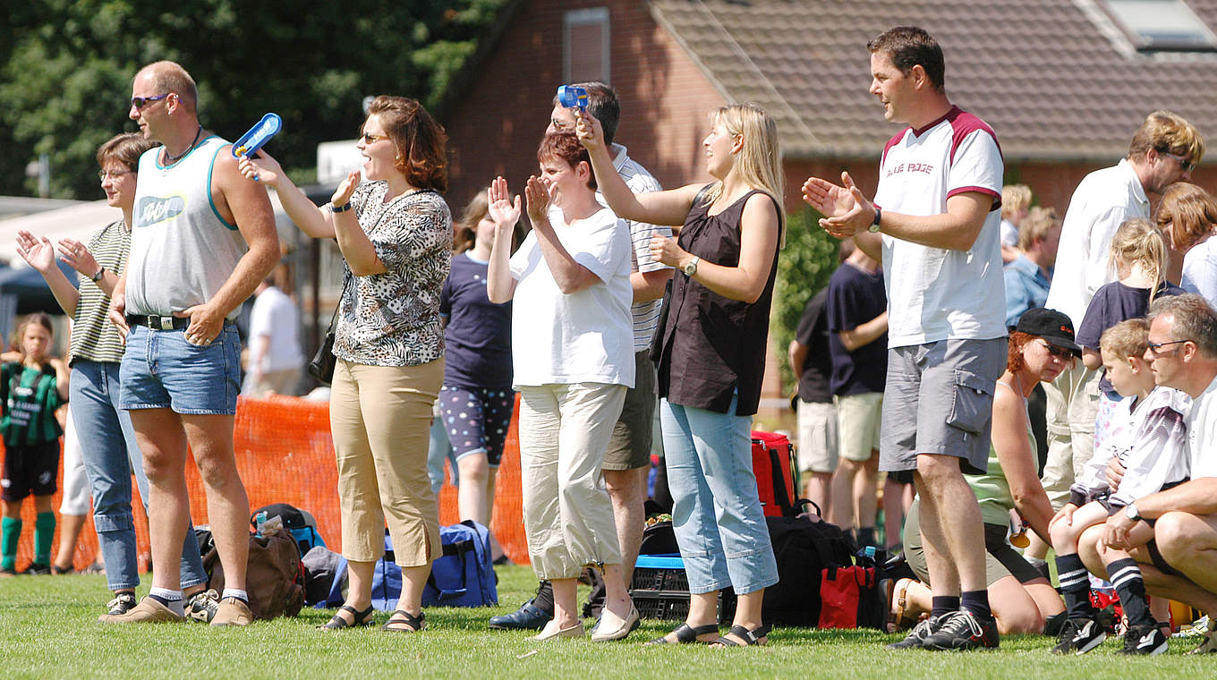 Eltern Am Spielfeldrand Anfeuern Erlaubt Dfb Deutscher Fussball Bund E V