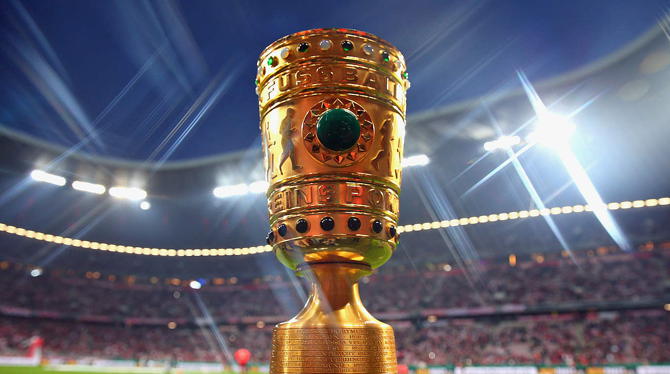 Dfb Pokal Trophy - 126 108 Dfb Pokal Photos And Premium ...