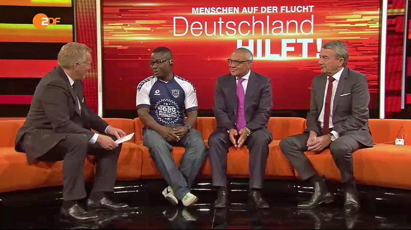 "Deutschland hilft": Niersbach (r.) zu Gast in der ZDF-Gala mit Moderator Kerner (l.) © ZDF-Mediathek