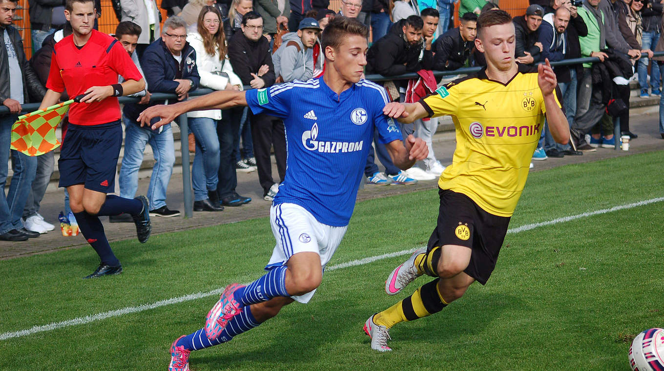 Derbysieg gegen Dortmund: Luca Kazelis (l.) und Schalke 04 © mspw