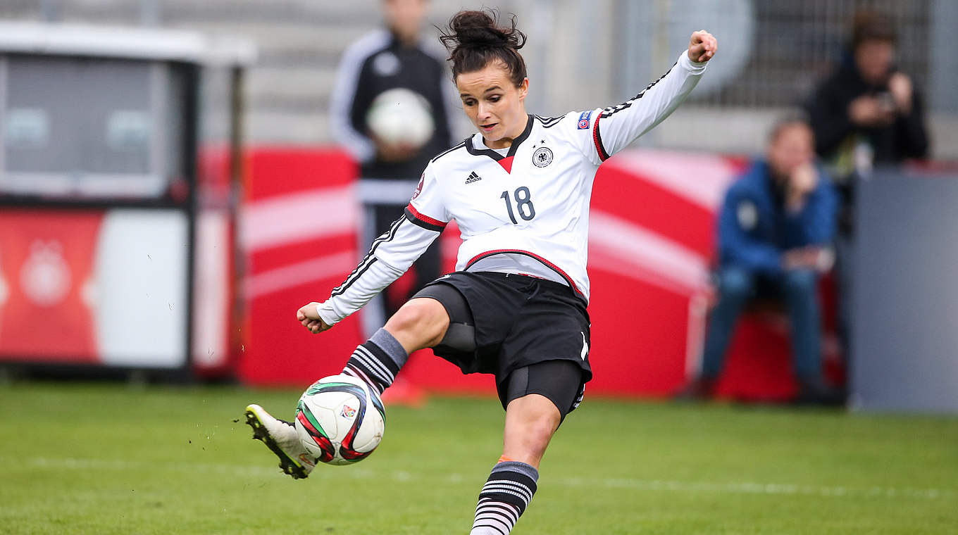 Beim 6:1 gegen Leverkusen verletzt: Freiburgs Nationalspielerin Lina Magull © 2015 Getty Images