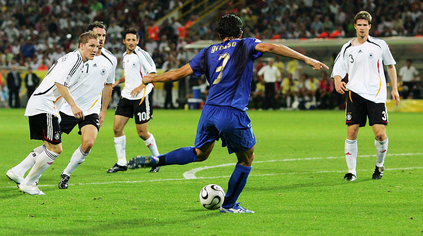 Stich ins Herz von Fußball-Deutschland: Fabio Grosso schießt Italien ins WM-Finale 2006 © 2006 Getty Images