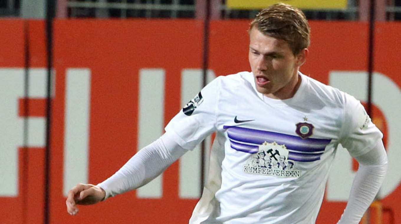 Breitkreuz sichert Aue spät einen Punkt DFB Deutscher FußballBund