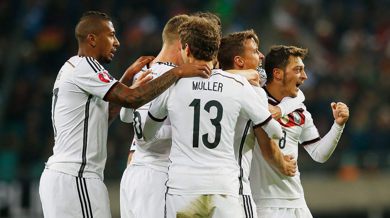 Geschafft: Deutscher Jubel nach
dem entscheidenen 2:1 in der EM-Qualifikation gegen Georgien © 2015 Getty Images
