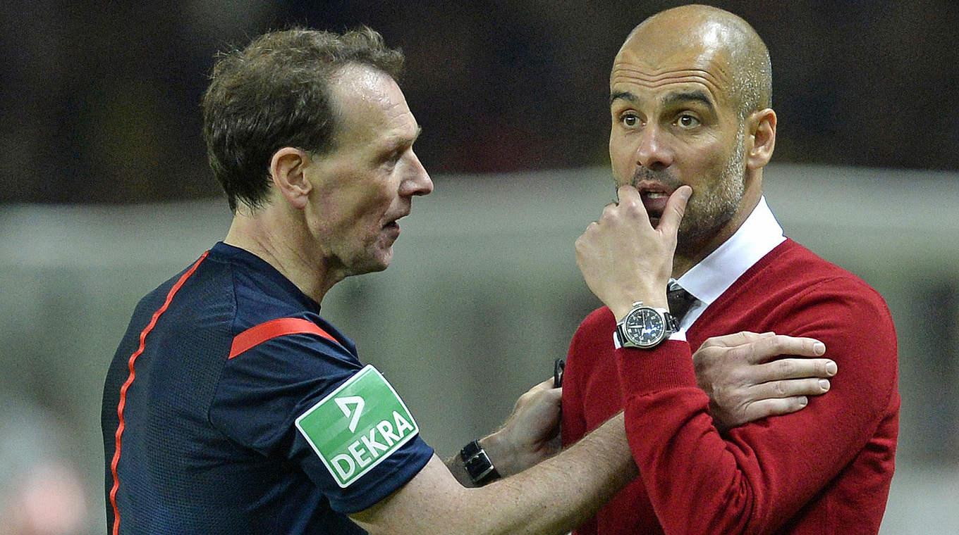 Hat seit 17 Jahren Erfahrung im Geschäft: Meyer mit Bayern-Trainer Guardiola © CHRISTOF STACHE/AFP/Getty Images