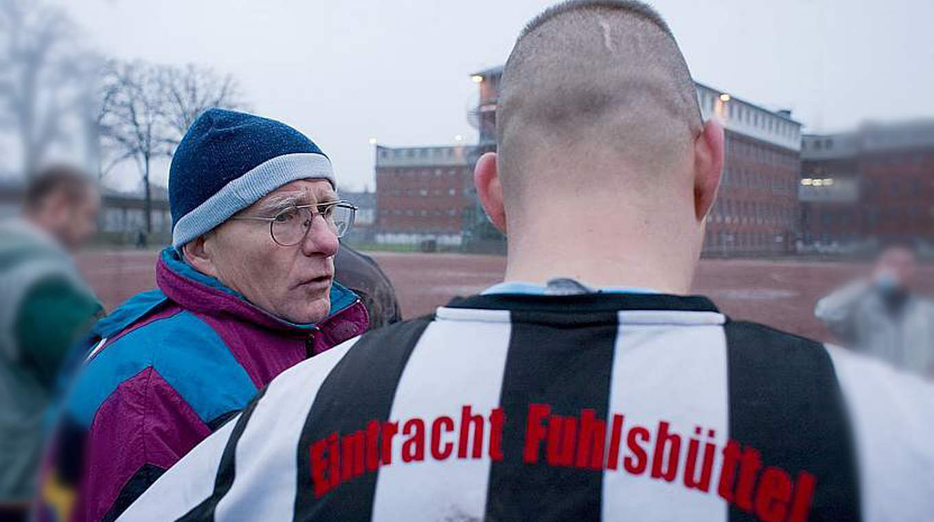Trainiert seit 35 Jahren Gefängnisinsassen in Hamburg-Fuhlsbüttel: Gerd Mewes (l.)  © privat