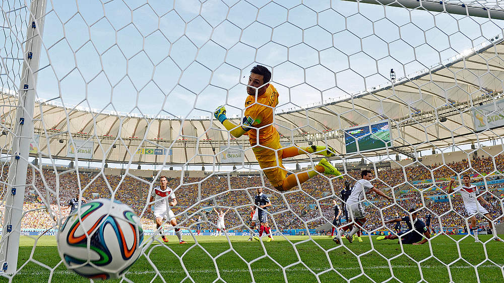 Eingenetzt: Mats Hummels trifft im Viertelfinale gegen Frankreich © 2014 Getty Images