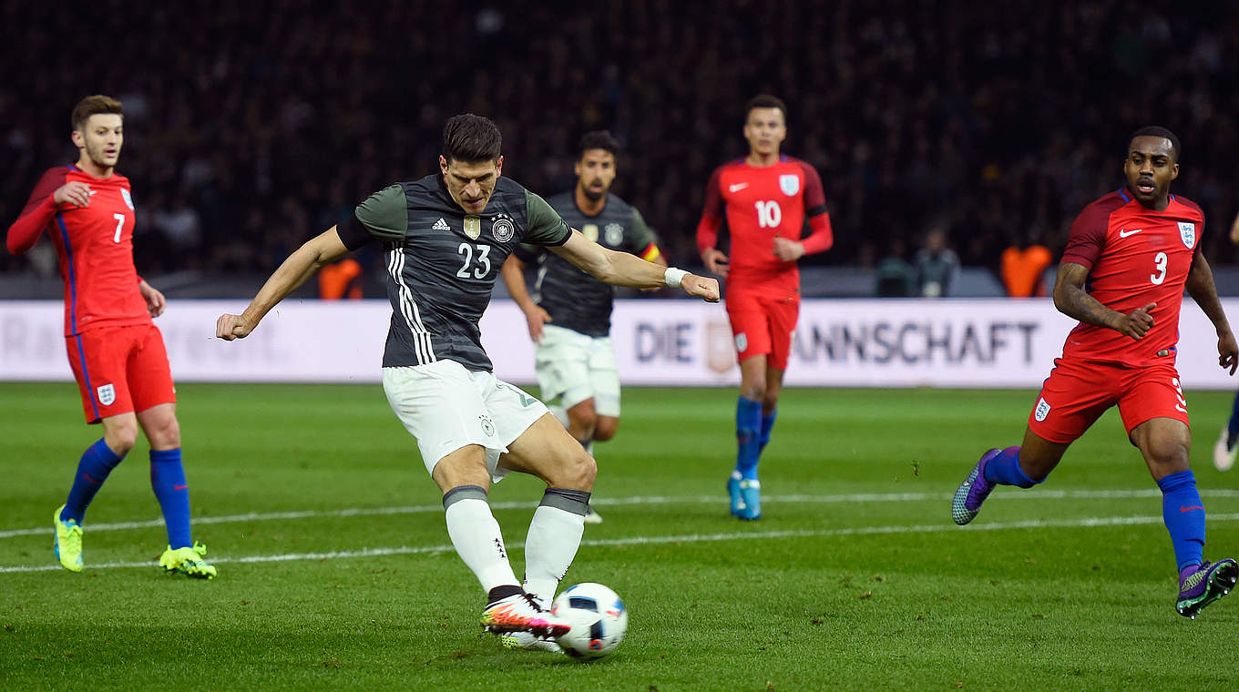 Mario Gomez ist "Spieler des England-Spiels" :: DFB - Deutscher Fußball-Bund e.V.
