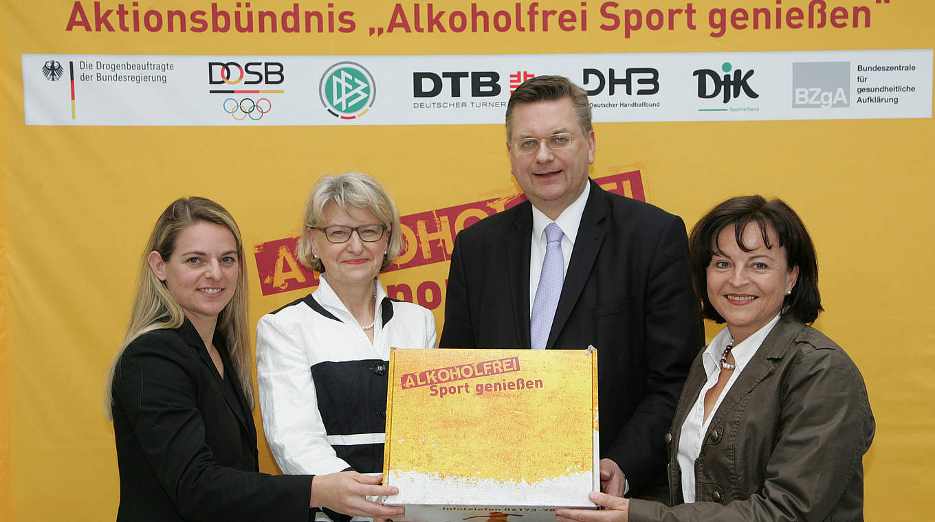DFB-Präsident Reinhard Grindel: "Ein wirkungsvolles Zeichen gerade im Juniorenbereich" © Tobias Lehnert
