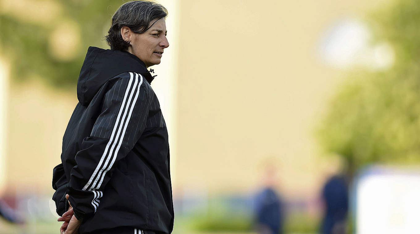 DFB-Trainerin Anouschka Bernhard: "Das wird ein Finale auf sehr hohem Niveau" © UEFA