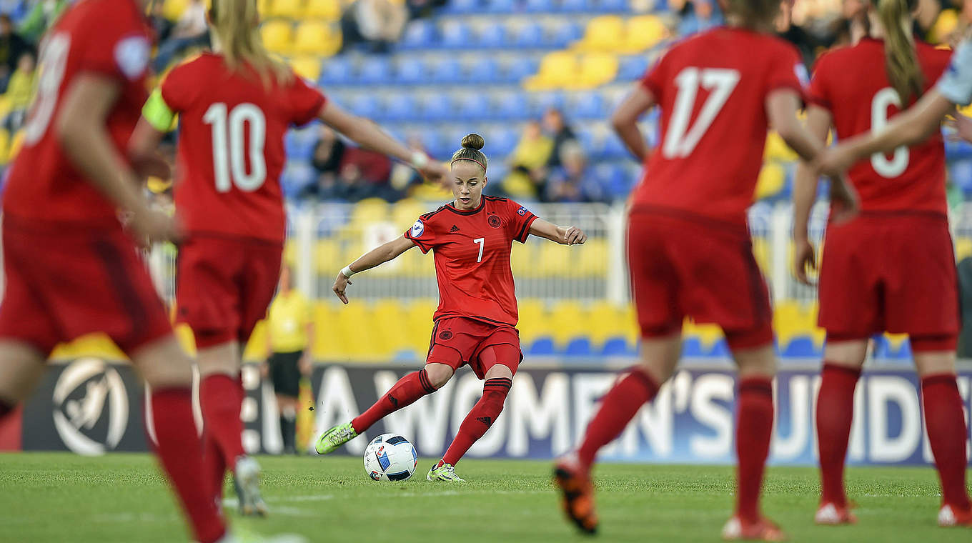 Leistungsträgerin bei den U 17-Juniorinnen: Giulia Gwinn (M.) © UEFA