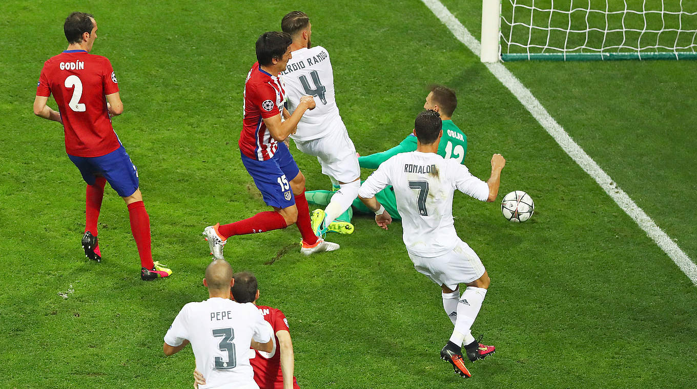 Frühe Führung: Sergio Ramos (Nr. 4) drückt den Ball zum 1:0 über die Linie © Getty Images