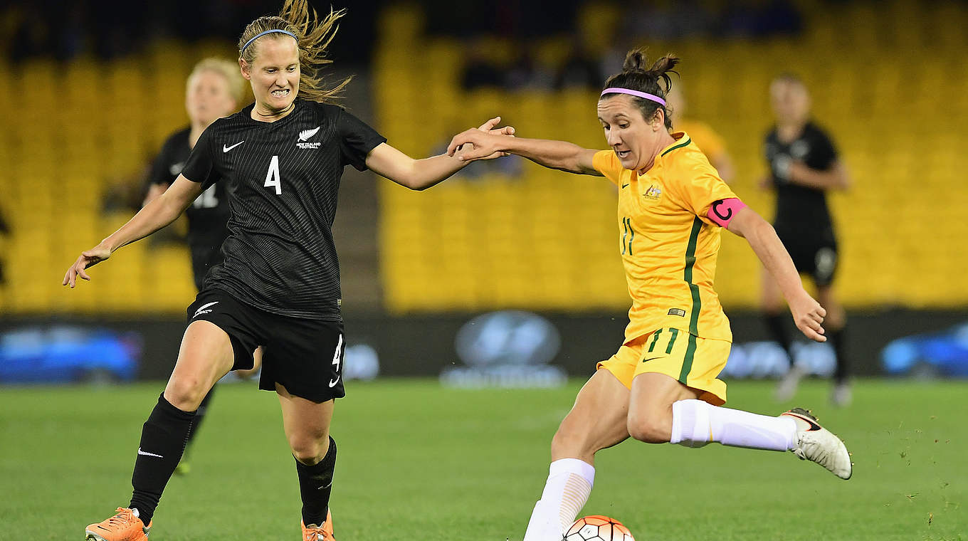 Trotz ihres Treffers nicht zufrieden: Australiens Lisa De Vanna (l.) © 2016 Getty Images