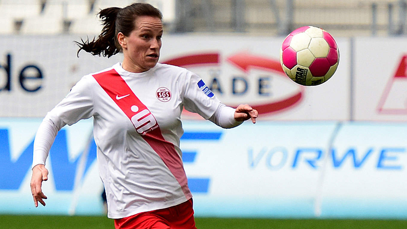 Irini Ioannidou verlängert in Essen DFB Deutscher FußballBund e.V.