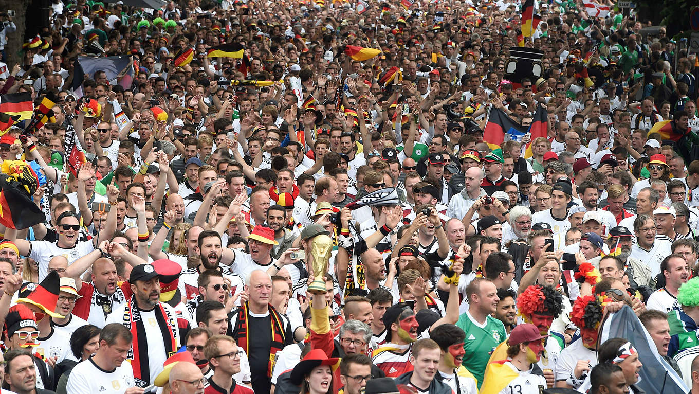 Erneuter FanWalk in Lille DFB Deutscher FußballBund e.V.