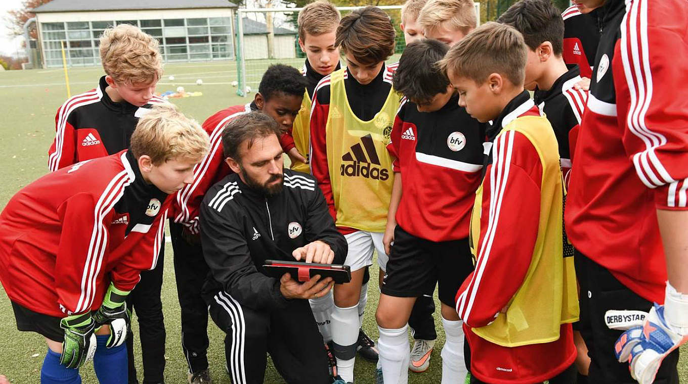 Angehender Fußball-Lehrer mit einem Herz für Talente: Stützpunktkoordinator Dugandzic © philippka