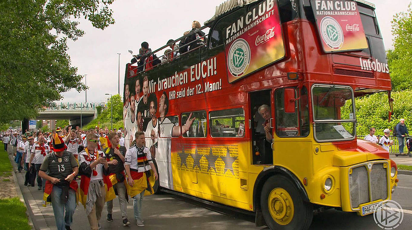 Friedliche Stimmung beim FanWalk in Lille DFB Deutscher Fußball