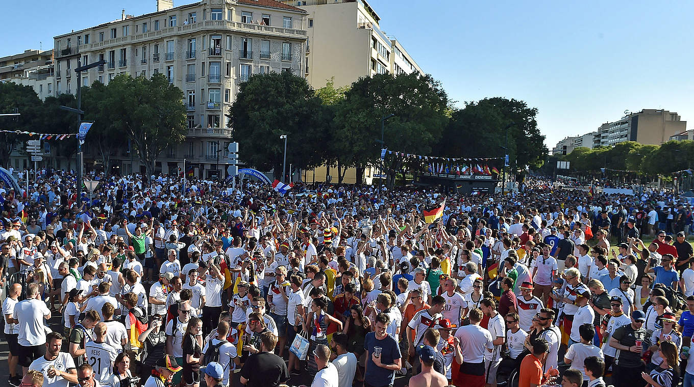Der fünfte FanWalk Vom Strand zum Stadion DFB Deutscher Fußball