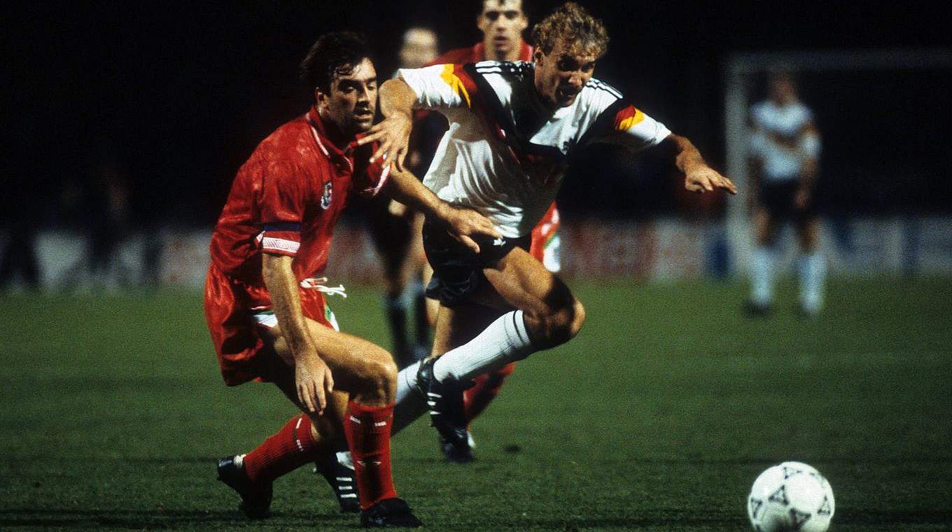 Traf vor 25 Jahren beim 4:1 im wichtigen Quali-Spiel gegen Wales: Rudi Völler © imago