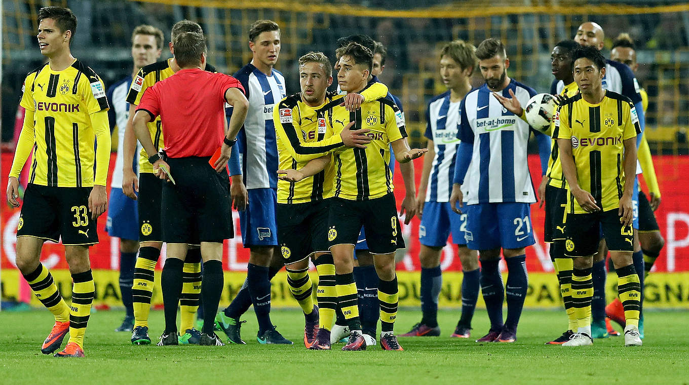 Muss wegen einer Tätlichkeit zwei Spiele zuschauen: Dortmunds Emre Mor (Nr.9) © 2016 Getty Images